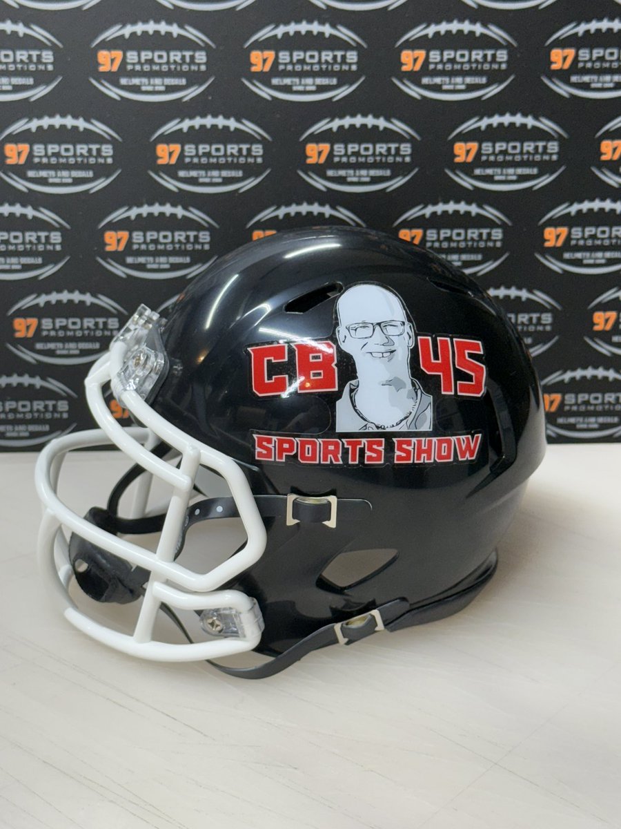 97_sports's tweet image. Had the pleasure of making everyone in Tennessee’s favorite football personality, @cb451983_chad  his own helmet last week and giving it to him at the game! And then the man himself walked into Waffle House after the game so we had to snag a pic!