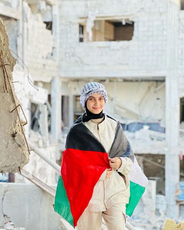 Help me fight censorship check ..
 
Please Comment 🇵🇸 or 🍉 even a dot !