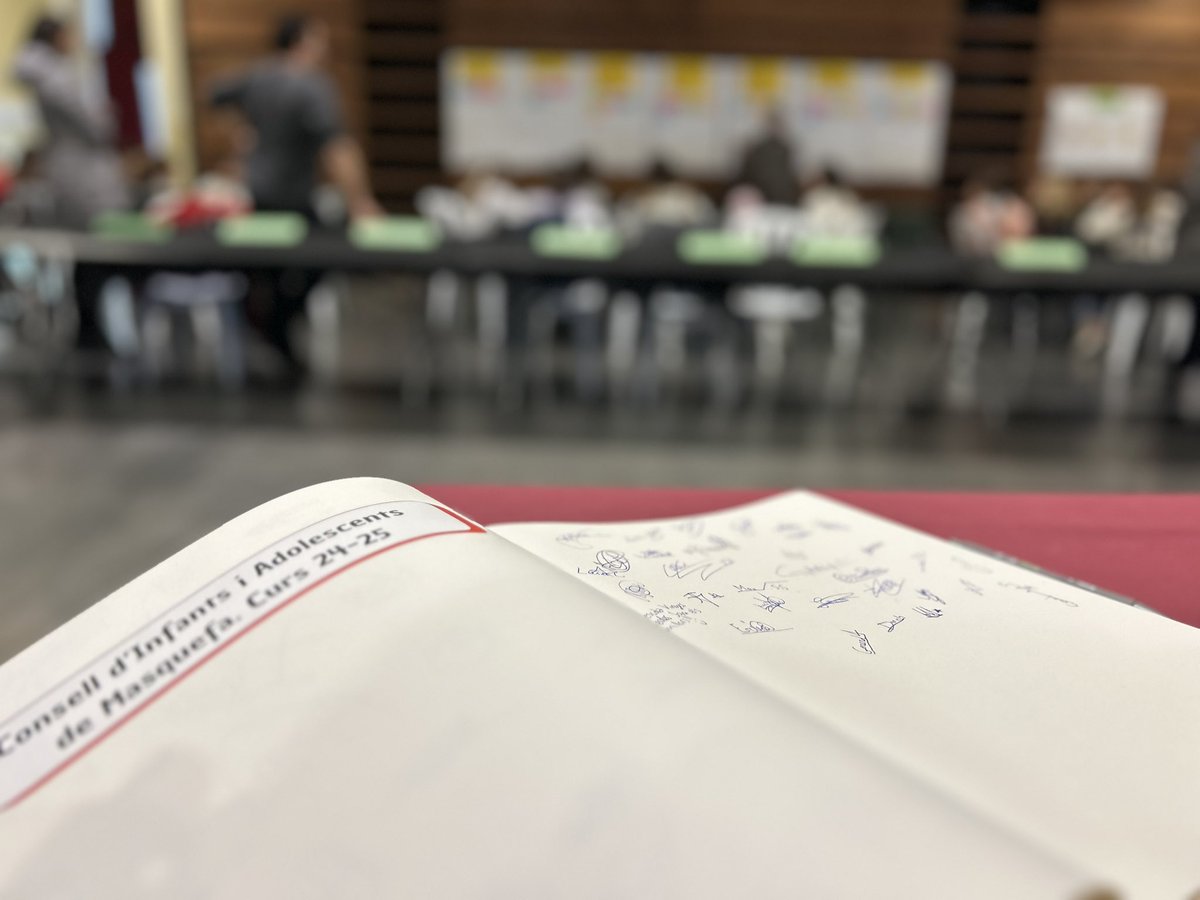 Esc Font del Roure tweet media