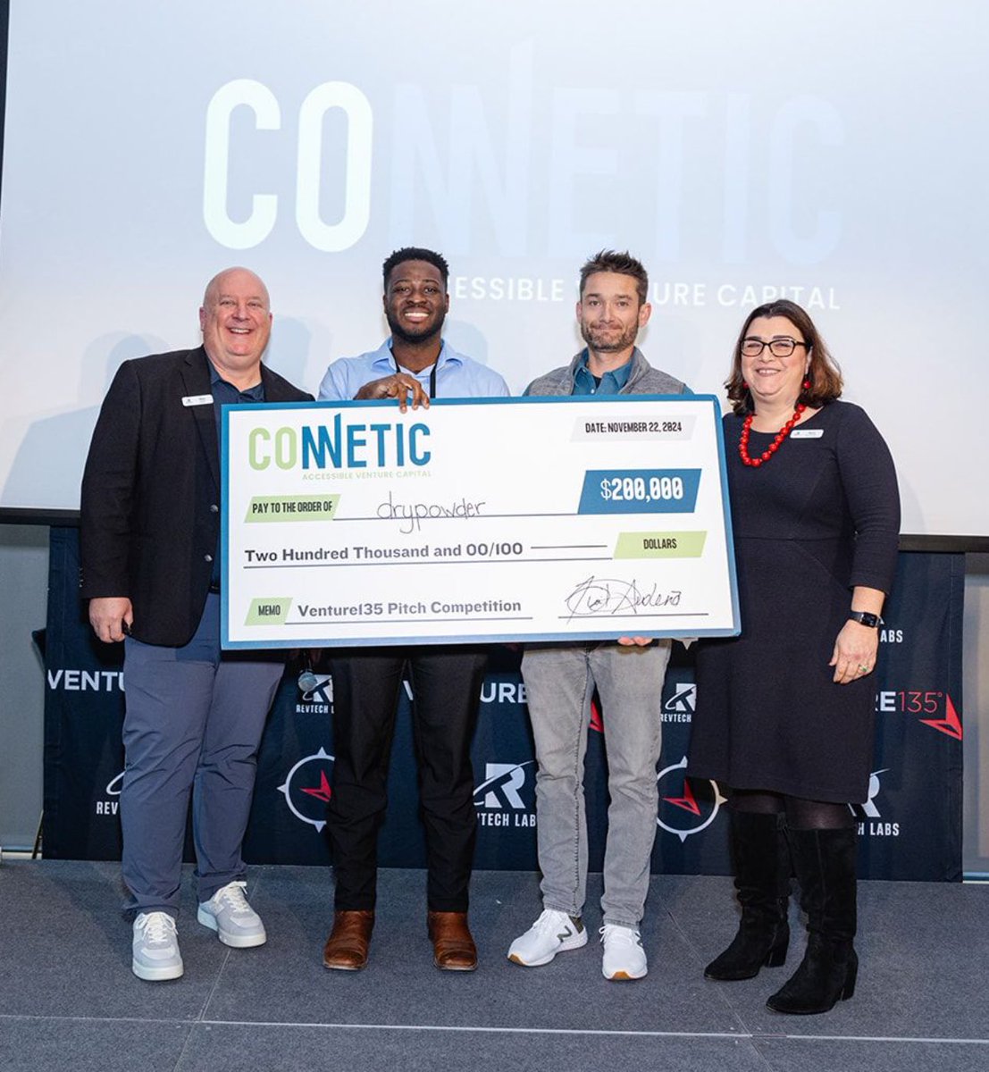 karenboaitey's tweet photo. Huuuge shout out to one of our clients at @slidedeckk Drypowder, a Fintech startup

They just secured $200k in funding at Venture135 with one of our decks! I am so proud of their pitch, it’s not easy to be a founder raising, especially nearing the end of q4. https://t.co/raQI3WduzG