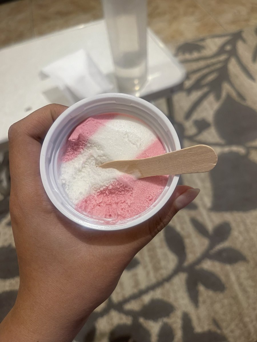 AnyessT's tweet photo. Ice cream adlh koentji https://t.co/gqZZYxMa0Y