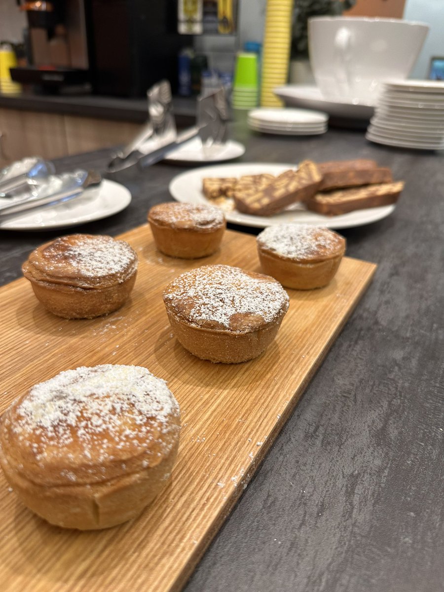 Don O'Neill (@donjoneill) on Twitter photo End of semester treats with our international students <a href="/SETUIreland/">South East Technological University</a> from Canada, France, Spain thanks to our culinary colleagues! <a href="/EdwardHayden/">Edward Hayden</a> <a href="/Umami5/">Mark Gaffney</a> #Christmas <a href="/ErasmusIreland/">Erasmus+ Ireland</a> <a href="/hea_irl/">HEA</a> End of semester treats with our international students <a href="/SETUIreland/">South East Technological University</a> from Canada, France, Spain thanks to our culinary colleagues! <a href="/EdwardHayden/">Edward Hayden</a> <a href="/Umami5/">Mark Gaffney</a> #Christmas <a href="/ErasmusIreland/">Erasmus+ Ireland</a> <a href="/hea_irl/">HEA</a>