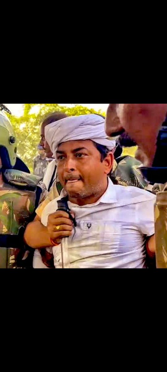 हमारे आंदोलन को शांतिपूर्ण और सकारात्मक होना चाहिए, ताकि यह न केवल नरेश मीणा की रिहाई का कारण बने, बल्कि यह समाज में समानता और मानवाधिकारों की रक्षा के लिए जागरूकता का कारण भी बने।
#नरेश_मीणा_को_रिहा_करो
#नरेश_मीणा