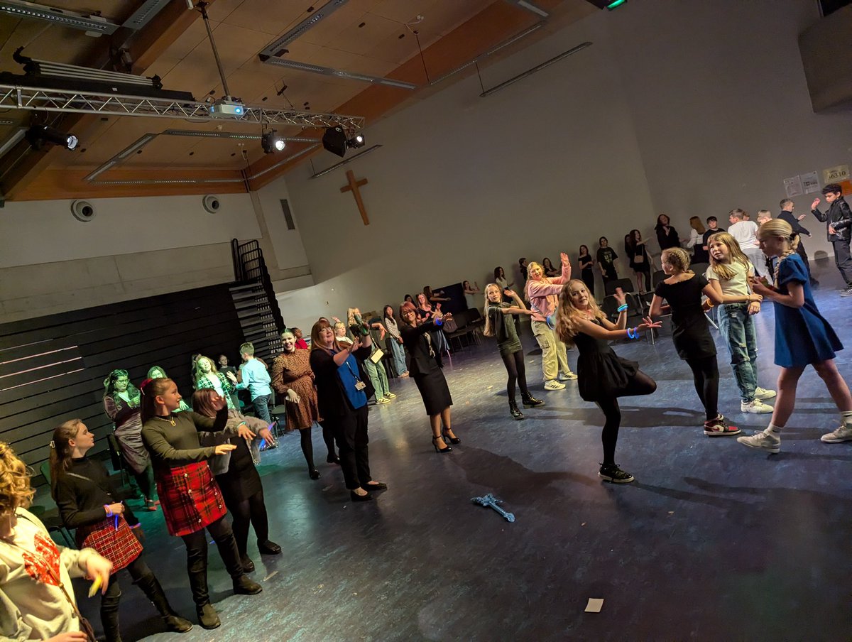 Delta_RASA's tweet image. Had an amazing time at the Y7 &amp;amp; 8 disco last night! Fantastic energy, great tunes, and everyone had a blast... even a few members of staff got involved in the Macarena! 🕺🏼#SchoolDisco #Y7Y8Fun #GreatNight