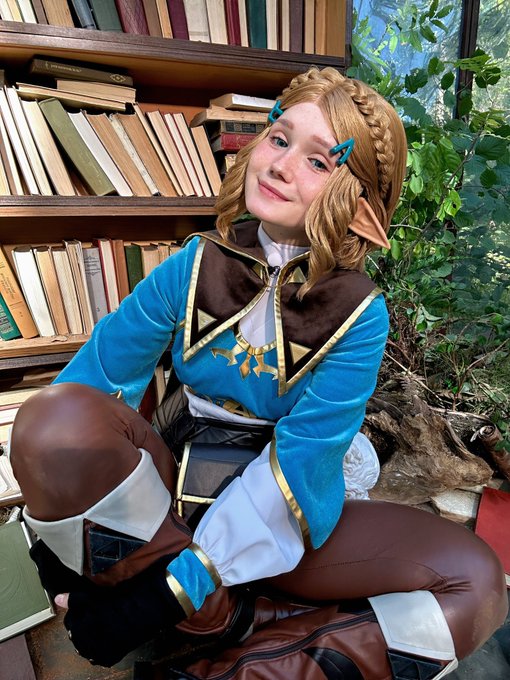Zelda 👑💙✨📜 https://t.co/tnCU2ONINx<a href="/tag/rezero"class="tags"><span>#rezero</span></a><a href="/tag/remcosplay"class="tags"><span>#remcosplay</span></a><a href="/tag/rezerocosplay"class="tags"><span>#rezerocosplay</span></a><a href="/tag/remrezero"class="tags"><span>#remrezero</span></a>