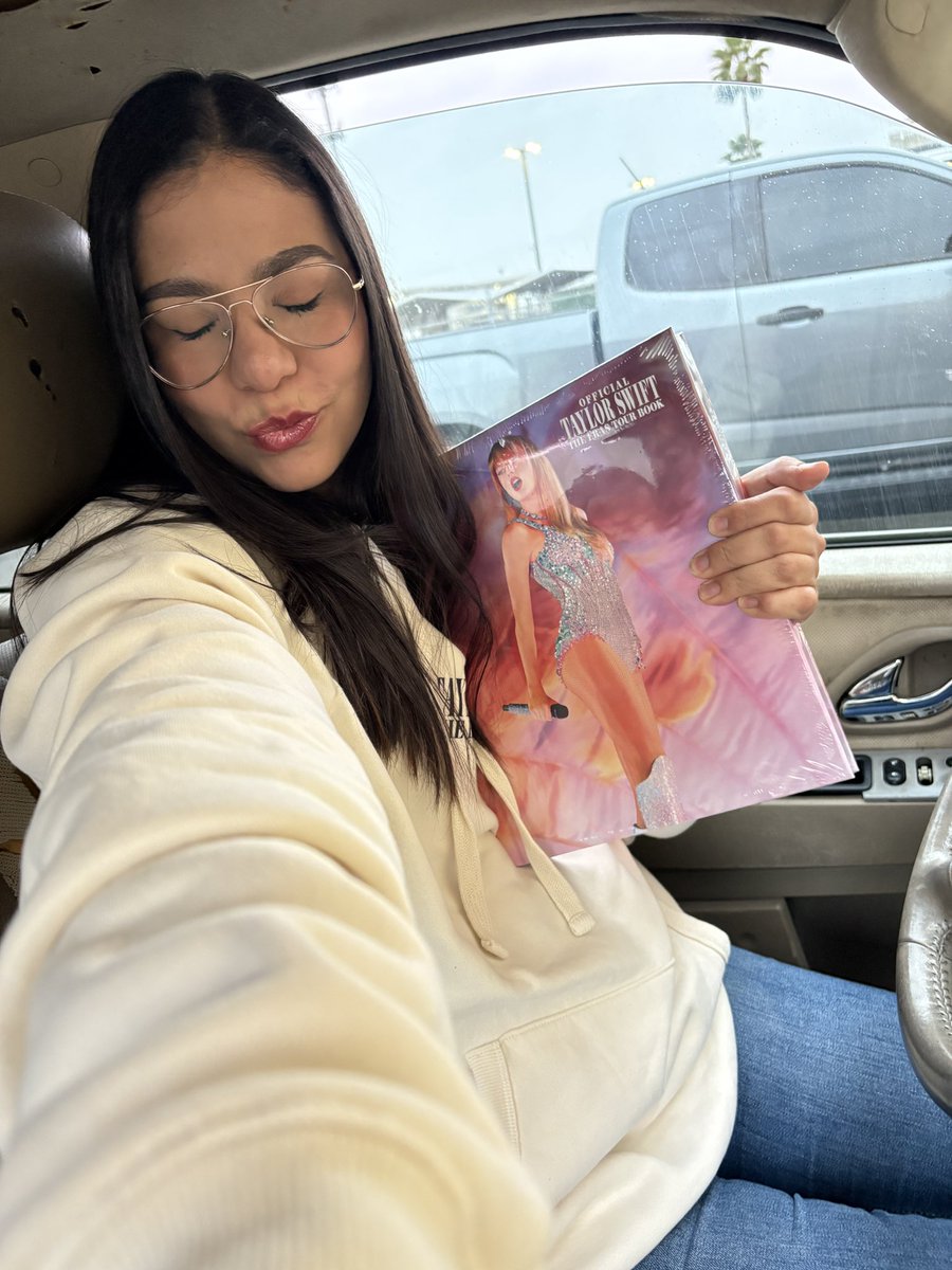 marareyes's tweet photo. PERO QUE BELLEZA 💘💘💘 

OTRA SWIFTIE AVENTURA MÁS EN TARGET 💘💘💘💘 https://t.co/anI0kiyEkw