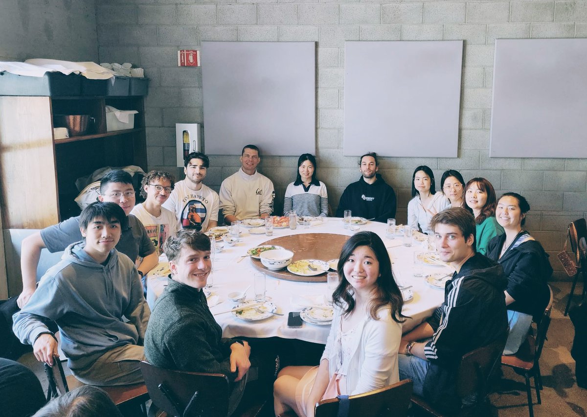 We're looking for an ambitious postdoc or a PhD student or to develop new nanotechnology.

Ideal candidate has skills/interests in organic chem, materials, and nanofabrication.

Students can apply to <a href="/UCB_Chemistry/">College of Chemistry</a>,  AS&amp;T (by 12/2) or <a href="/Berkeley_EECS/">UC Berkeley EECS</a> programs (by 12/9) + email me