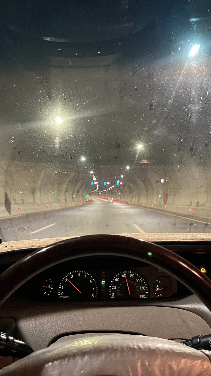 ta74l's tweet image. درب طويل ولحالك ولبال شارد والصدر ضايق 💔!