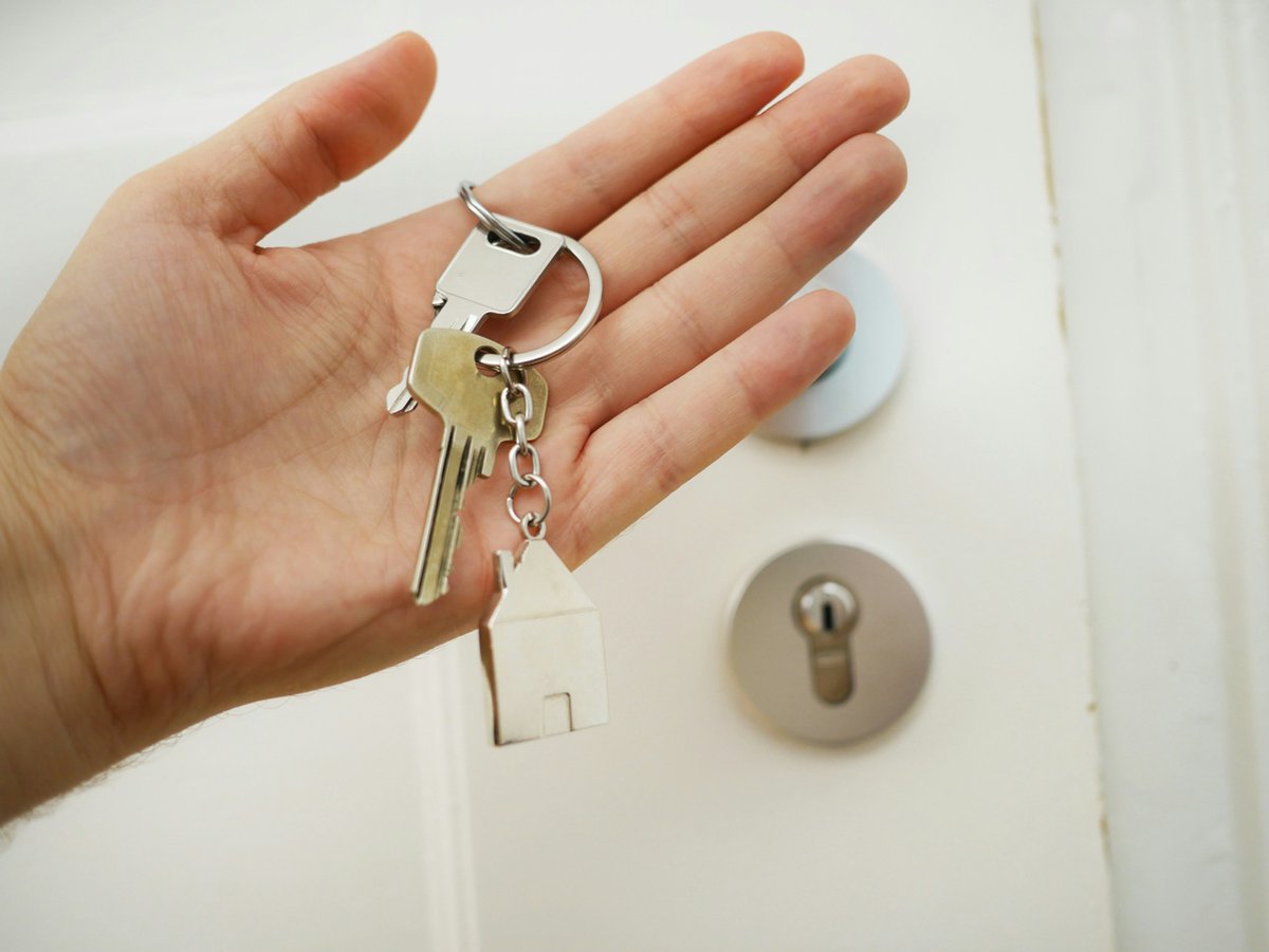 iLENDiCommunity's tweet photo. If it's your first or fifth time buying a home, you can never go wrong with having a clear picture of the process before you start. The homebuying journey can be broken down into eight steps.

More: https://t.co/3jnV9aQiJK

#Homebuyers #HomeBuyingProcess #FirstTimeHomeBuyer https://t.co/HnR4mDkcZY