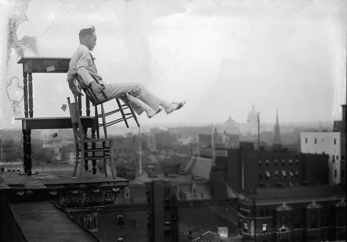 Jammie Reynolds was a daredevil who began performing at age 4, amazing audiences with his balancing skills. He took on iconic structures like the Flatiron Building and stated, “I only get inspired above 30 stories.” Despite two falls, he always found a way to jump back to safety!