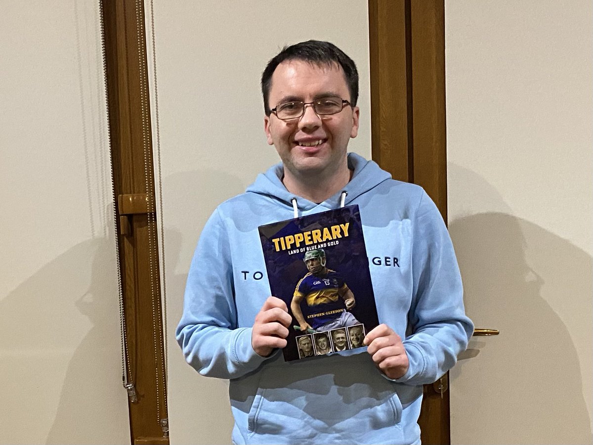 kevinhanly32's tweet photo. Big News📢📖 Tipperary land of blue and gold @StephenGleeson_ new book, I am honoured to be featured in the supporters chapter!! 😎

#GAA #Tipp #Book 🔵🟡📚@Westtippgaa @SuperValuIRL @AsIAmIreland @TippfootballGAA @TippFMSport @camogietipp @ballsdotie @PremierviewPod https://t.co/ZiOp2MH8mF