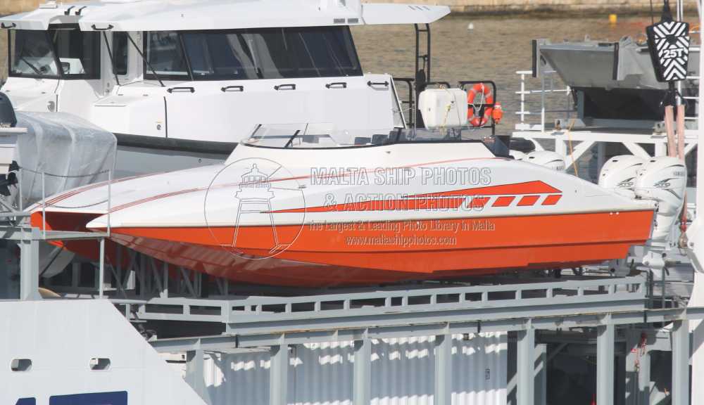 Shipguru's tweet image. #Powerboat #embarked aboard the #supportyacht #M2 while #entering #grandharbourmalta during her #maidencall - 28.11.2024 - maltashipphotos.com - NO PHOTOS can be used or manipulated without our permission @Superyacht_Pro @TendersandToys @YachtspotterCom @ShippingMag @ybw