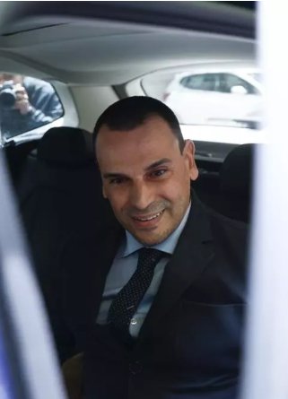 AntnMartnLpez1's tweet photo. El único CORRUPTO CONFESO es este SINVERGÜENZA https://t.co/VChXKzVIai