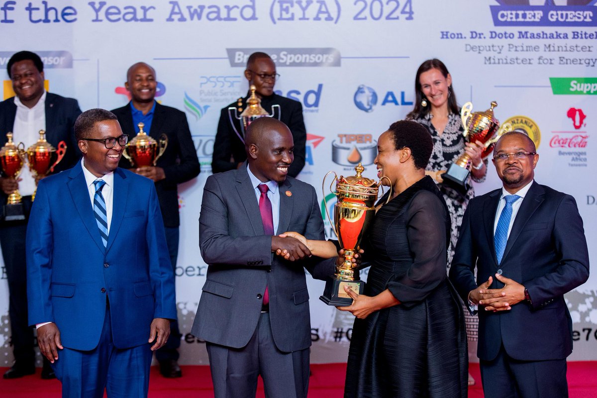ATE_Tanzania's tweet photo. Tuzo za Mwajiri Bora wa Mwaka 2024

Mshindi katika kipengele cha Tuzo ya Local Employer ni TBL

#EYA2024 | #KiafrikaZaidi | #Dress2WIN https://t.co/KOe1nHx7YL
