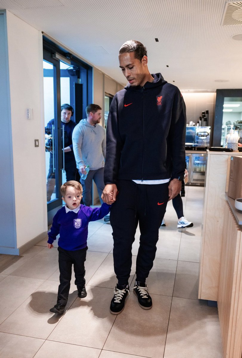 isaackearney's tweet photo. Can’t wait to be doing this walk onto the pitch Sunday 🙌🏻❤️ @VirgilvDijk https://t.co/ZeSJX7OsaE