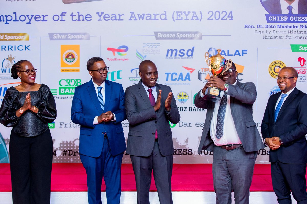 ATE_Tanzania's tweet photo. Tuzo za Mwajiri Bora wa Mwaka 2024

Mshindi katika kipengele cha Tuzo ya Public sector ni TPA

#EYA2024 | #KiafrikaZaidi | #Dress2WIN https://t.co/QOi3WlVcW6