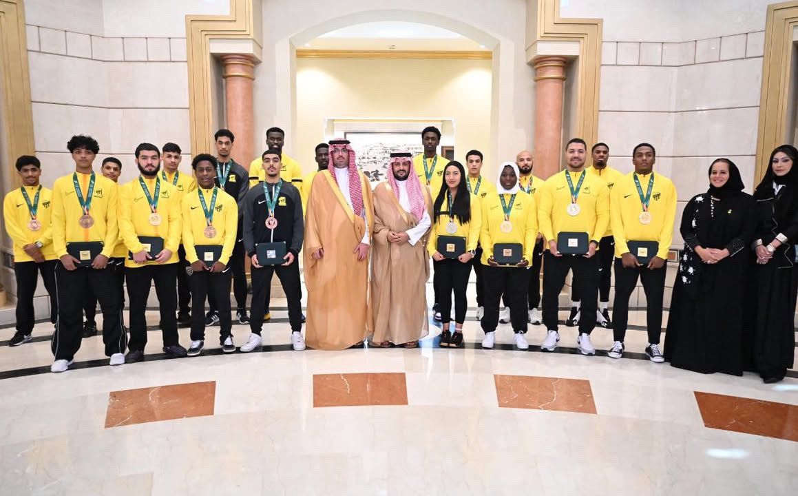 #تكريم  الأمير #سعود_بن_عبدلله_بن_جلوي 
#محافظ محافظة #جدة 
لأبنائنا الابطال على ماحققوه من انجاز في 
#بطولة_الألعاب_السعوديه 
من المكرمين
اللاعب #ريان_الحارثي 
ريان ابن رضا بن عبدالحميد ابن مرزوق بن محمد #الجثيثي #الشلوي #الحارثي
  
الف مبروووك 🎉