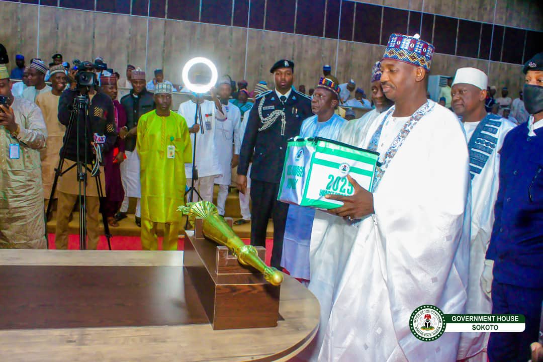 Ahmedaliyuskt's tweet photo. I was delighted to present the 2025 fiscal year budget, titled “Transformational and Infrastructural Budget,” before the Sokoto State House of Assembly.

The budget sums up to Five hundred and twenty-six billion, eight hundred and eighty-two million, one hundred and forty-two thousand, four hundred eighty-four Naira and thirty nine Kobo (N526,882,142,484.39) and aims to promote continued growth, transformation, and prosperity in the state.

This budget will address key issues outlined in the nine priority areas of our administration: Security, Religious Affairs, Education, Healthcare, Agriculture, Water Supply, Empowerment, Economy, and Local Government Autonomy.

Additionally, we have approved a minimum wage of N70,000 for the vibrant workforce of our state.

Together, we will continue to deliver the dividends of democracy and good governance to the people of Sokoto State. -AAS
