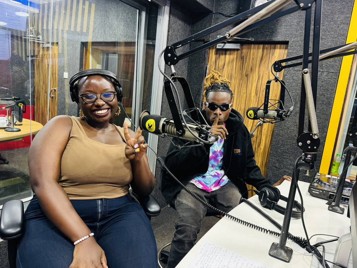 933 KFM tweet media