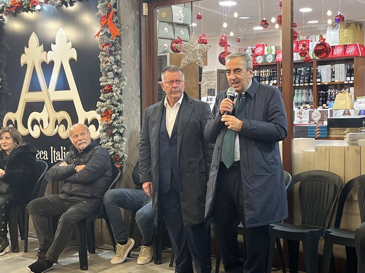 gasparripdl's tweet image. Ora con il candidato sindaco di #Anzio Stefano Bertollini che sarà la risposta di laboriosità, professionalità e competenza ai denigratori di questa storica e bella città con un grande orgoglio e futuro che @forza_italia difende!