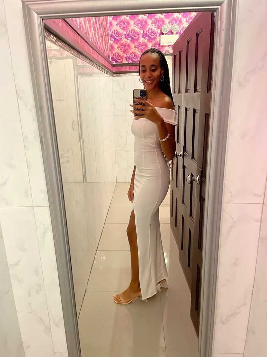 chrissystage's tweet image. Wearing my graduation dress from uwi, 6 years later ✨ #PrettyLittlethings