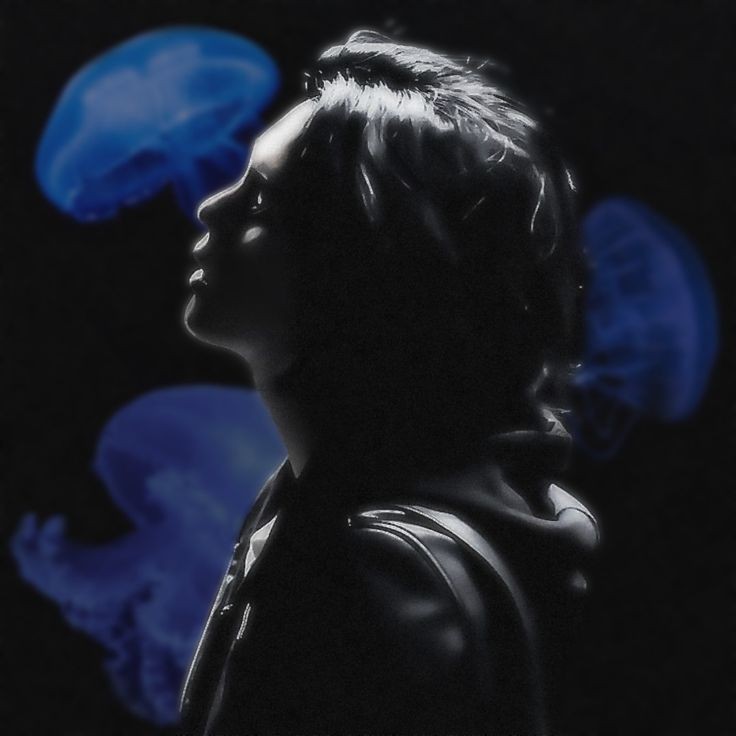 29/11/2024 🌃 | Seoul 🇰🇷
— Aqui um spoiler da capa do meu álbum. Lançamento em 2025! Estive este tempo todo em hiatus para organizar mais em mim na minha carreira musical. Cada música deste álbum vai ser impactante e profundo nos temas que usei, esperem por mais novidades.
⠀