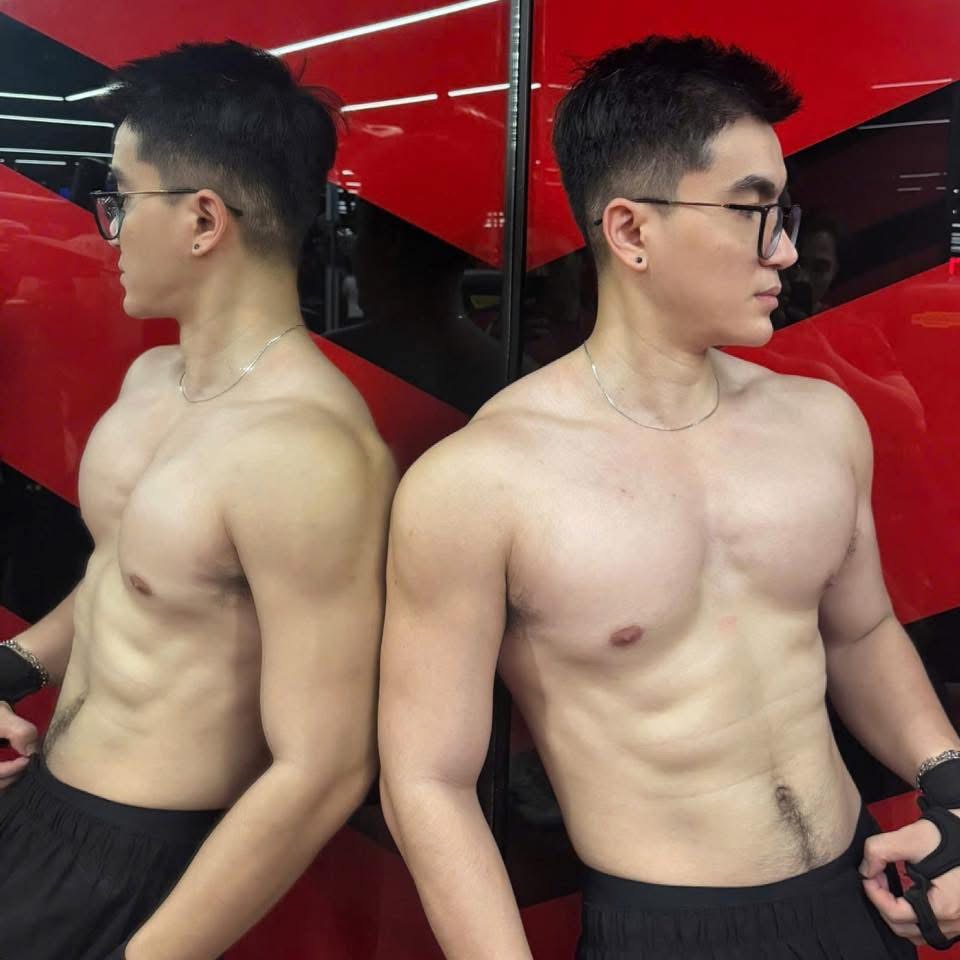 Hungmilo0601's tweet photo. Trước và sau khi ảnh lột đồ!!! Tw mạnh đi tui đăng clip 3 phút của ảnh cho xem nè!!!

Kw Đinh Thiên Phú!! https://t.co/qFYvSygmvk