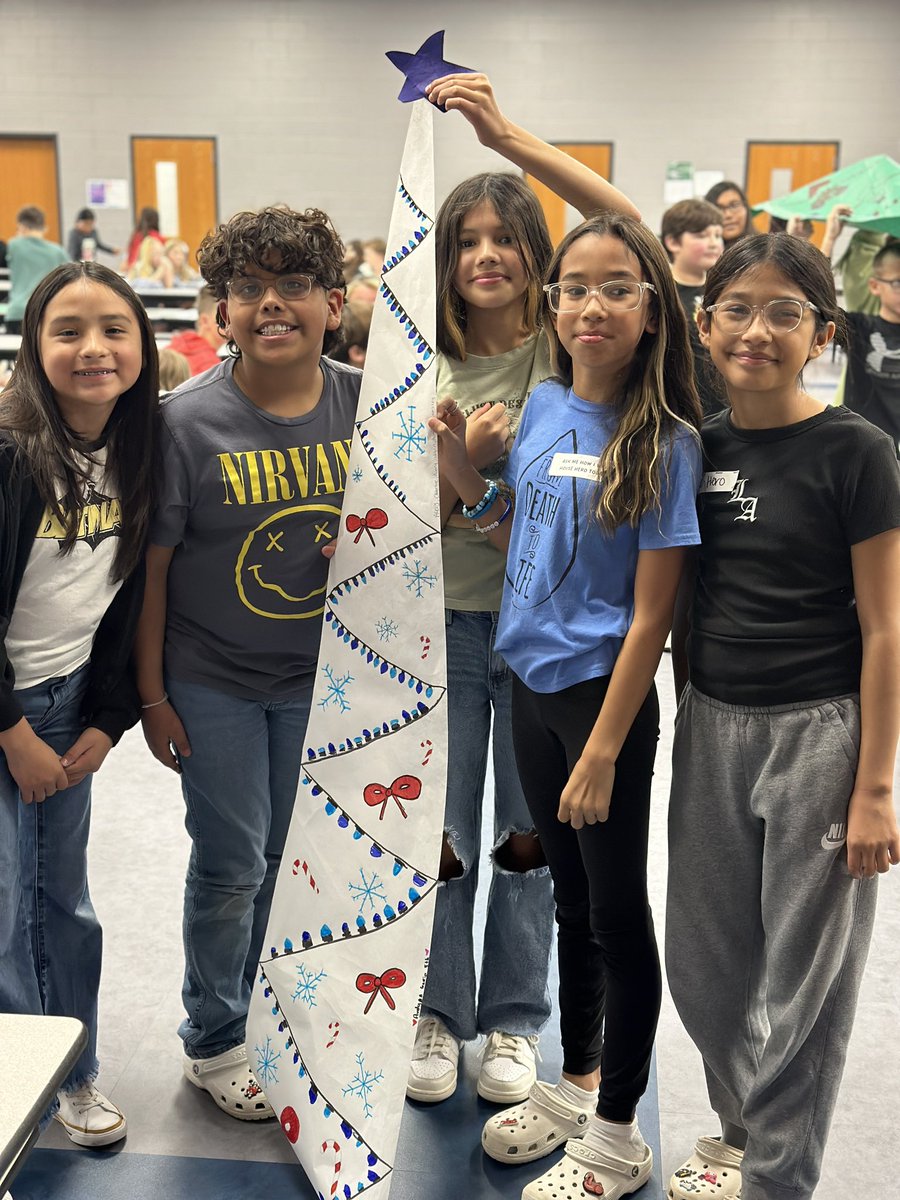 🎄RIDGEWOOD🎄
Our building is getting a festive touch. 🎨✨ Be sure to keep an eye out for these wonderful creations at our holiday luncheon on 12/03/24 and during the 3rd-5th grade music performance on 12/05/24! 🎶❄️

Here’s a sneak peek of the festive magic in the making! 🎄