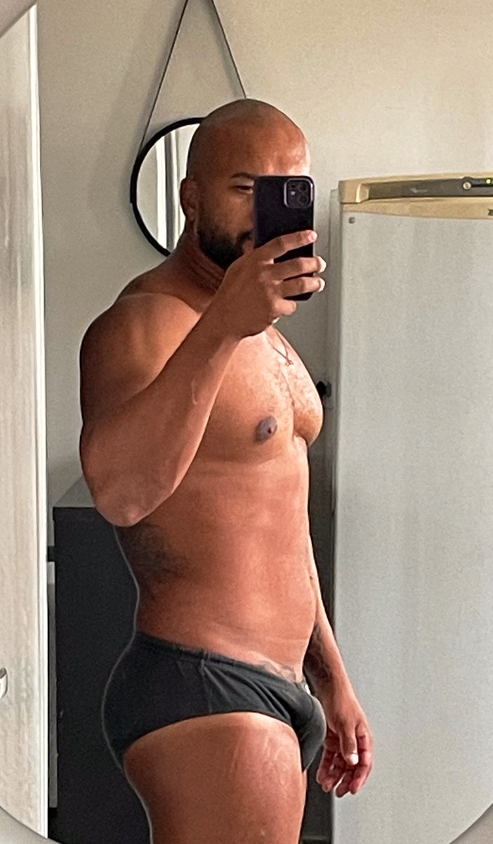 thotty84's tweet photo. Me sentindo  um gostoso hoje 😈 https://t.co/zBotQK4glE