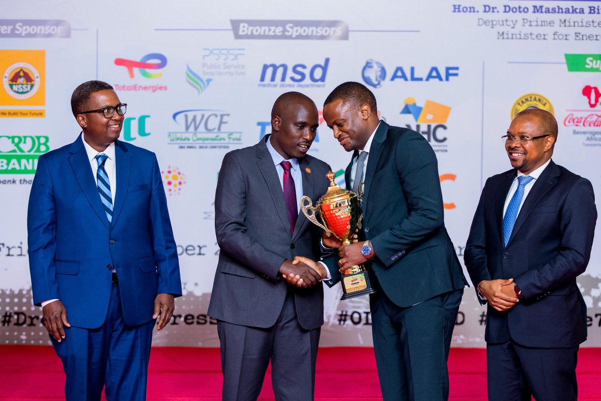 JohnieZeBest's tweet photo. Employer of the Year Awards 2024

OVERALL 1st runner up of #EYA2024 is BARRICK TWIGA MINERALS
#EYA2023 #Dress2WIN #OldisGold https://t.co/ykjzbX6oiK