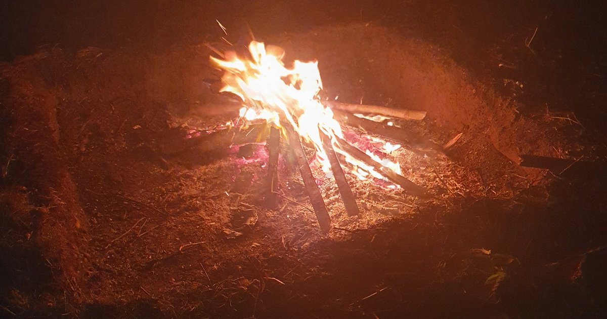 brigidrussell51's tweet image. Here&apos;s a 25min video about #SpacesForListening
Thanks to Susan Clark at @Resurgence_mag for holding this conversation with @charlie_psych &amp;amp; me.
And thanks to all you lovely people who&apos;ve joined in spaces over past 4+ years. The fire&apos;s still burning bright.
vimeo.com/1033441520?sha…