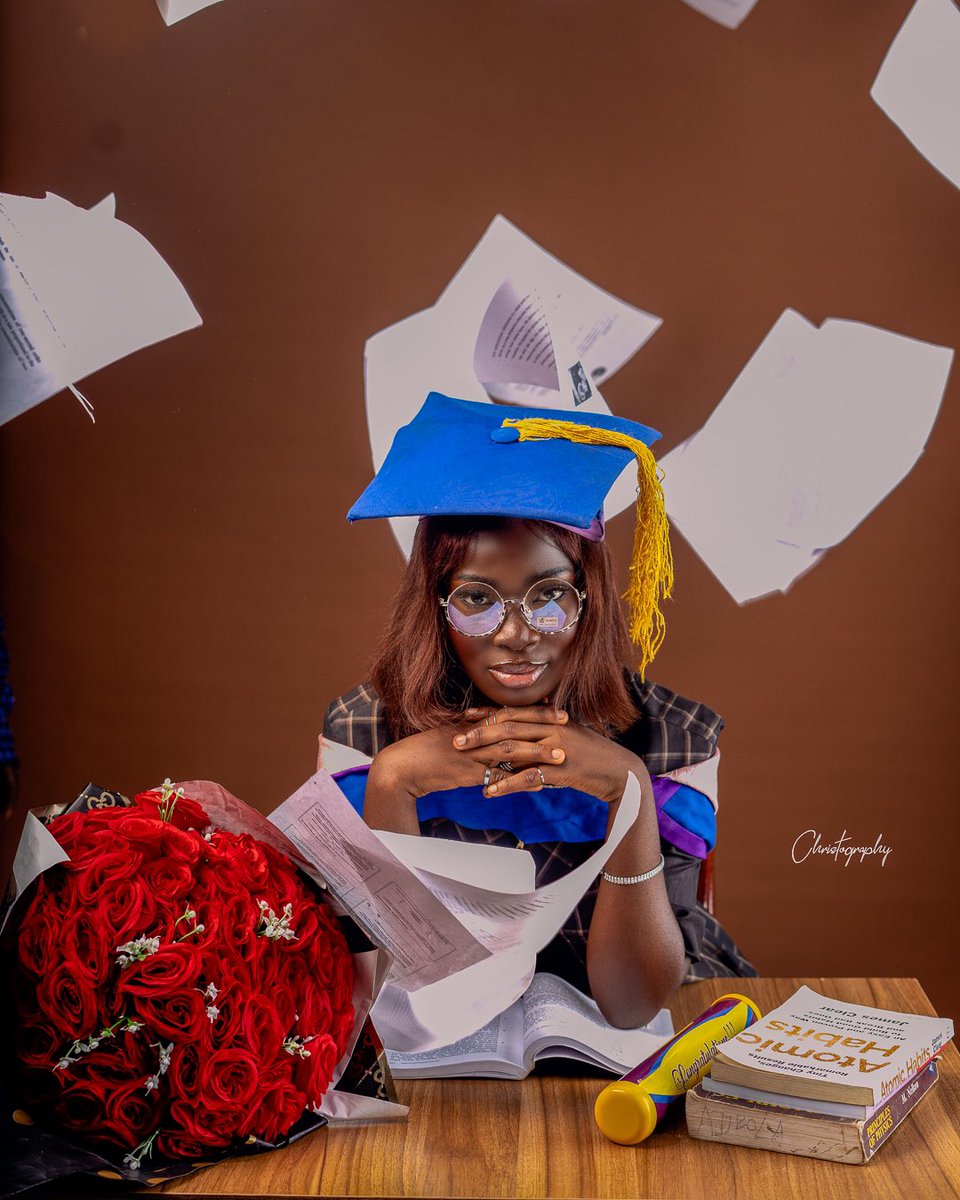 agnes_damilola's tweet image. “Honoring my dad’s legacy on my graduation day 🎓✨ 
Wearing his clothes as a symbol of his love and guidance, I give all the glory to God for this milestone. Forever grateful🥹🫶🏾

#graduation #convocation #class2023🎓
