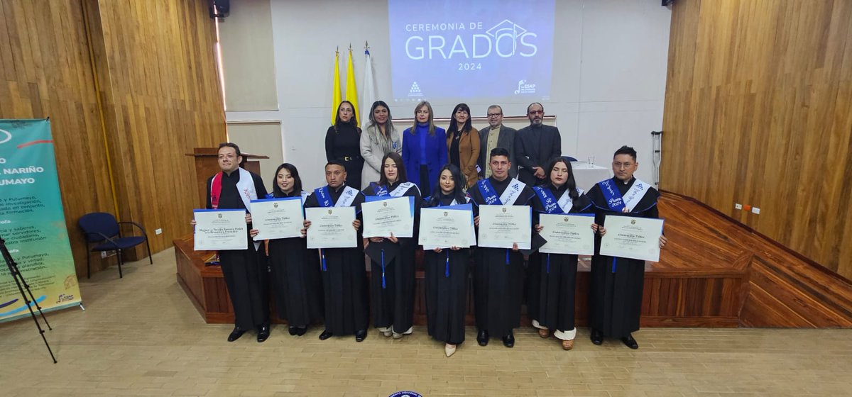 ESAPOficial's tweet photo. 🎓 ¡Nuevos líderes listos para transformar el país!
Hoy celebramos la graduación de nuestros nuevos Administradores Públicos en #Pasto y  #Tumaco. Un paso más hacia la construcción de territorios participativos e incluyentes. #GradosESAP2024 https://t.co/spkMzET7MY