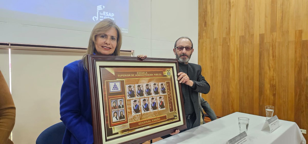 ESAPOficial's tweet photo. 🎓 ¡Nuevos líderes listos para transformar el país!
Hoy celebramos la graduación de nuestros nuevos Administradores Públicos en #Pasto y  #Tumaco. Un paso más hacia la construcción de territorios participativos e incluyentes. #GradosESAP2024 https://t.co/spkMzET7MY