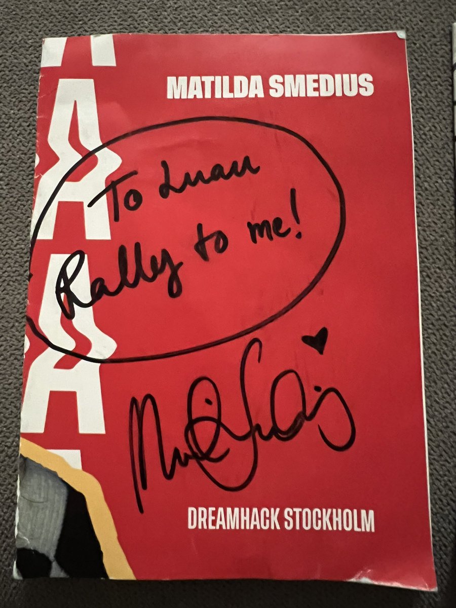 luau 🌹 tweet media