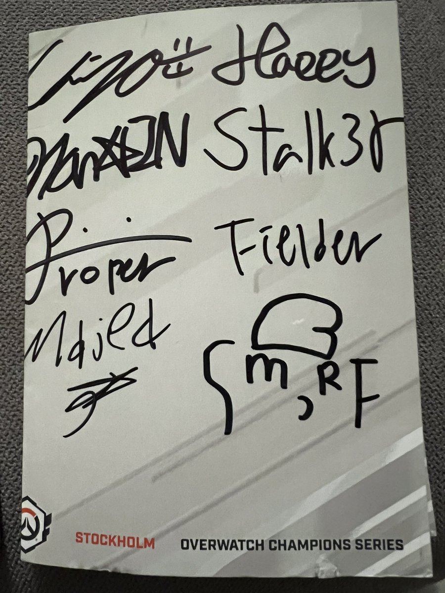 luau 🌹 tweet media