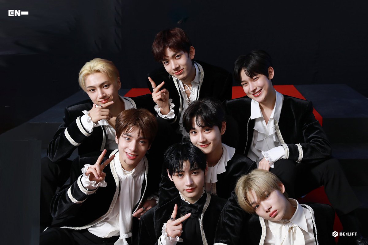 05BYNIKI's tweet photo. — ENGENEs, oficialmente hoy hará su gran debut ENHYPEN con su mini álbum titulado "BORDER: DAY ONE", incluyendo en total 6 canciones, su debut es a las 6PM KST!

ENHYPEN OUR 4EVER HOME
#FOUREVERCONNECTED #Happy_4th_ENniversary #사년동안_달려온_우리의_하이웨이 @ENHYPEN_members https://t.co/Q5mv0uCyDM