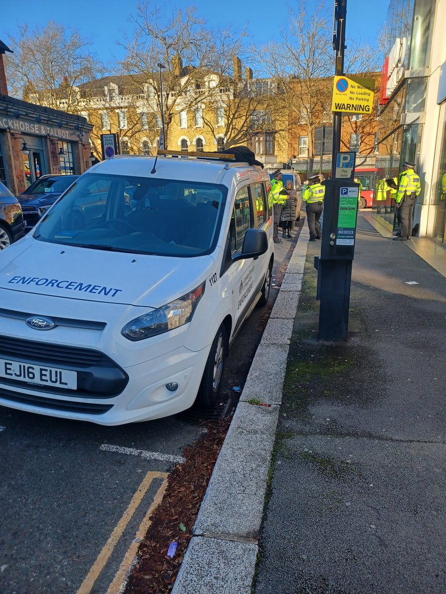 MPSChiswick's tweet photo. Chiswick SNT worked with @LBofHounslow today in targeting fly tipping. Dozens of vehicles stopped and tickets issued by the council to those without valid waste licences. One driver will also be processed for driving offences. #LessCrime #CleanStreets https://t.co/7AQlvzEFcS