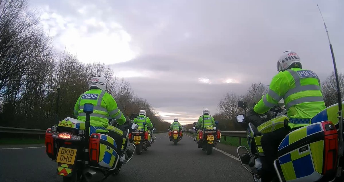 MerPolTraffic's tweet image. Excellent work by the team today, supporting @MerseyPolice driver training and providing an input into escorts for one of their current driving courses. #OpsBikes #Vipex