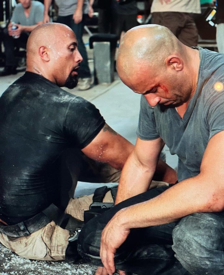 VelozesBrasil's tweet image. Vin Diesel postou no Instagram que FAST X II precisa chegar até março de 2026!

Aliás, quer voltar às corridas de rua de verdade e resolver os problemas de Dom e Hobbs.

#FastX #VinDiesel #TheRock