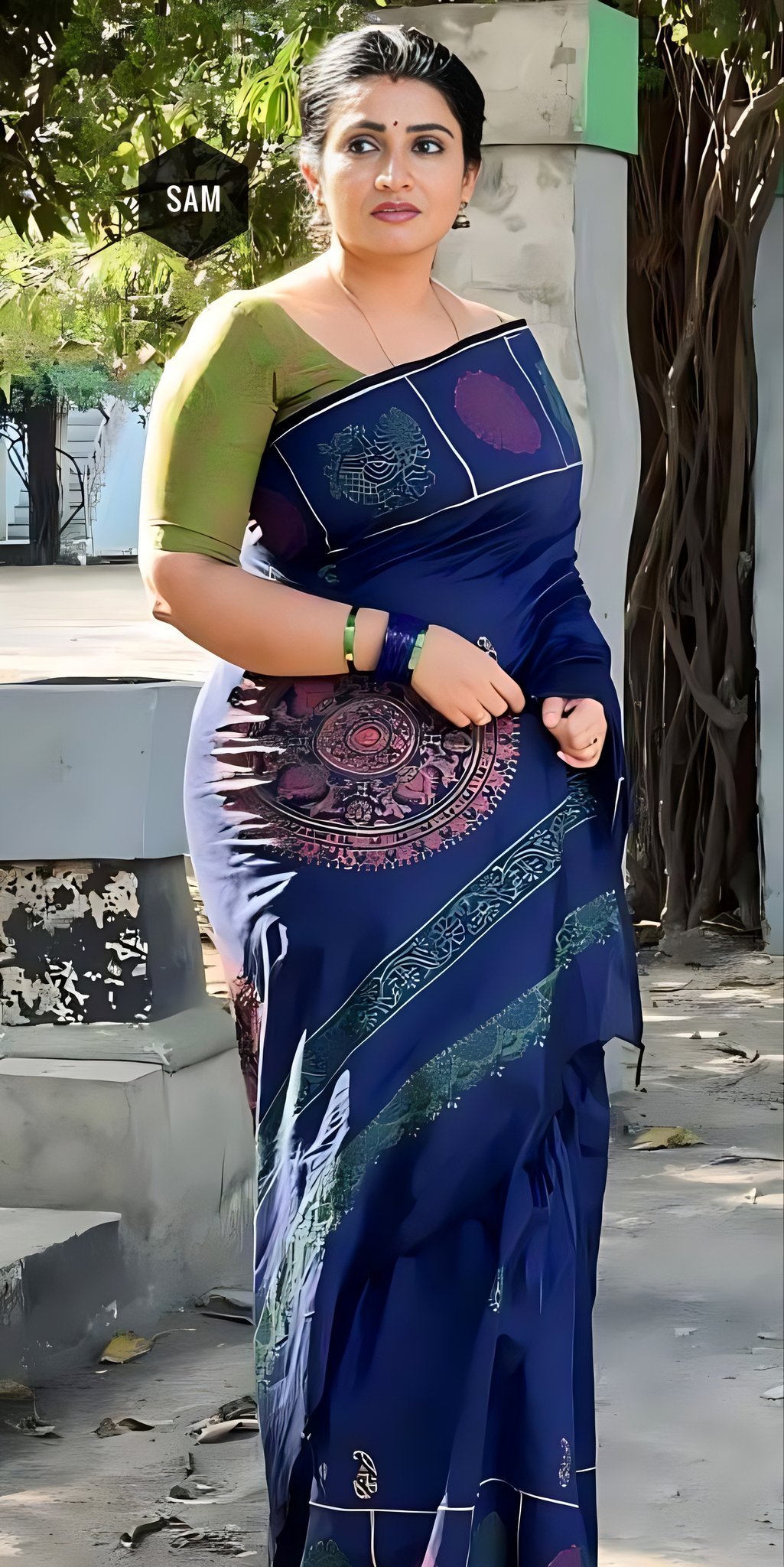 Actress Sujitha Biography | iiQ8 Tamil Famous Aunty sujitha dhanush