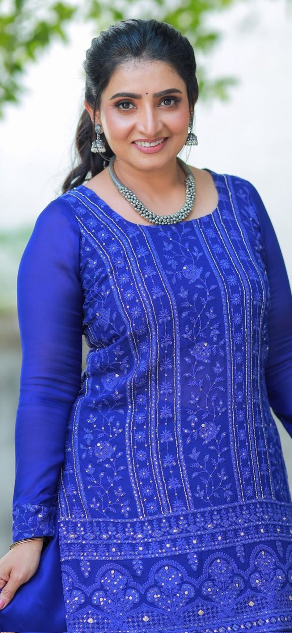 Actress Sujitha Biography | iiQ8 Tamil Famous Aunty sujitha dhanush