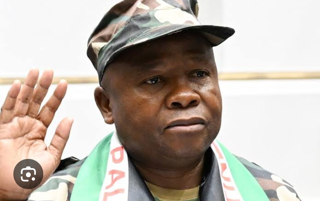 Nhleiks5's tweet image. The most educated Finance Minister( In Finance) we ever had in Mzansi BUT ngoba nina nithengwa abelungu ,we lost him,sies!!!🤔