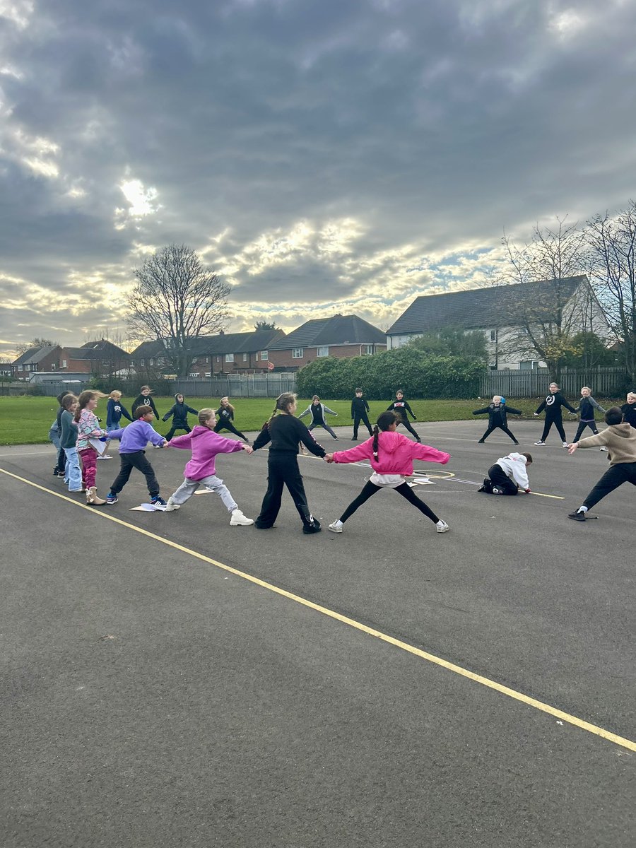 Y5Redgate's tweet photo. We investigated the relationship between gravity and size of planets in Science today. We found some celestial bodies easy to draw on the playground but others we had to work as a team to create. Our favourite was Jupiter and even then we ran out of pupils! 🪐 😃🙌🏻#RCPScience https://t.co/yeBOVKAlc4