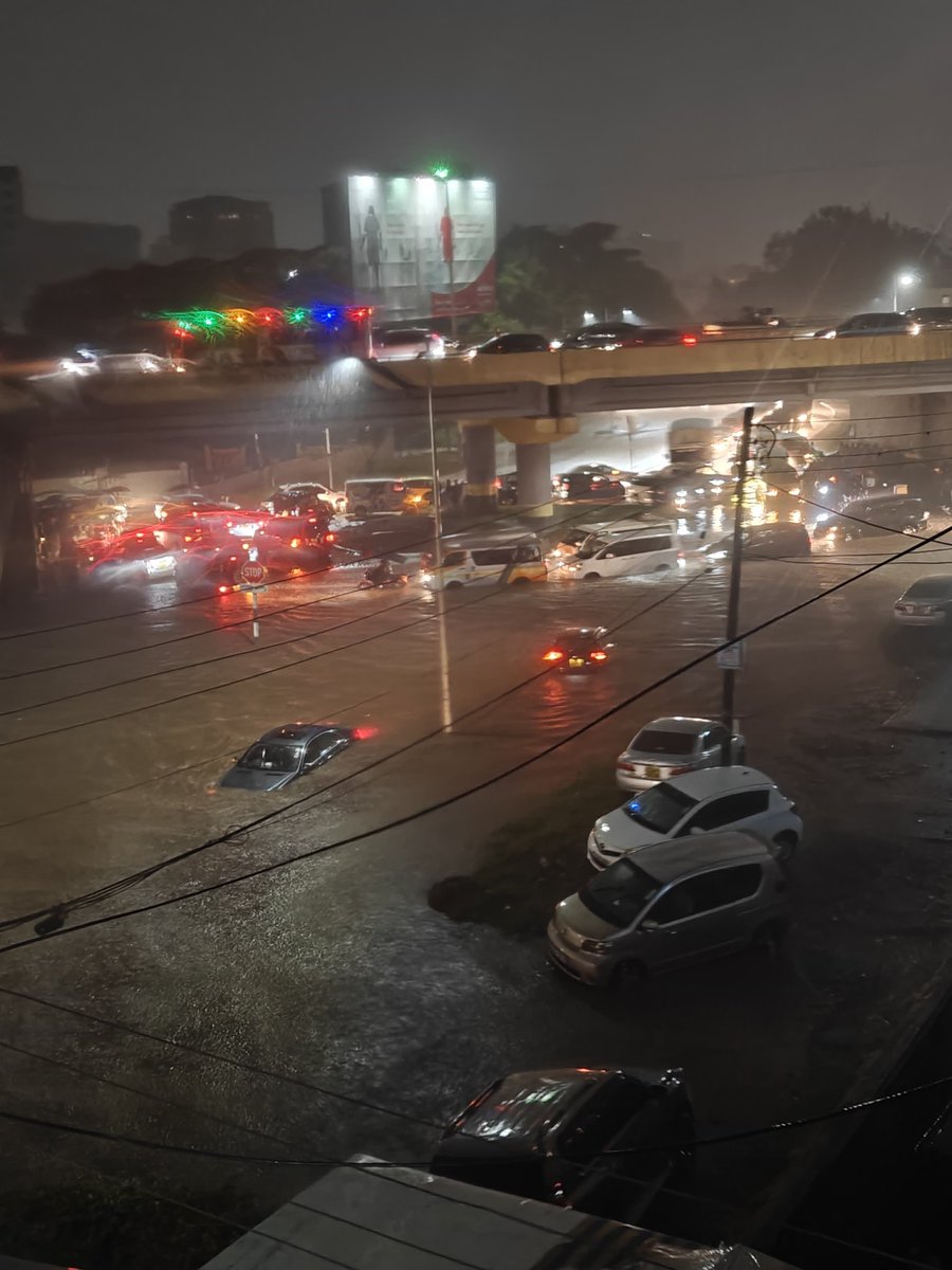 ColloTM_McArum's tweet image. Lazima #Iwork