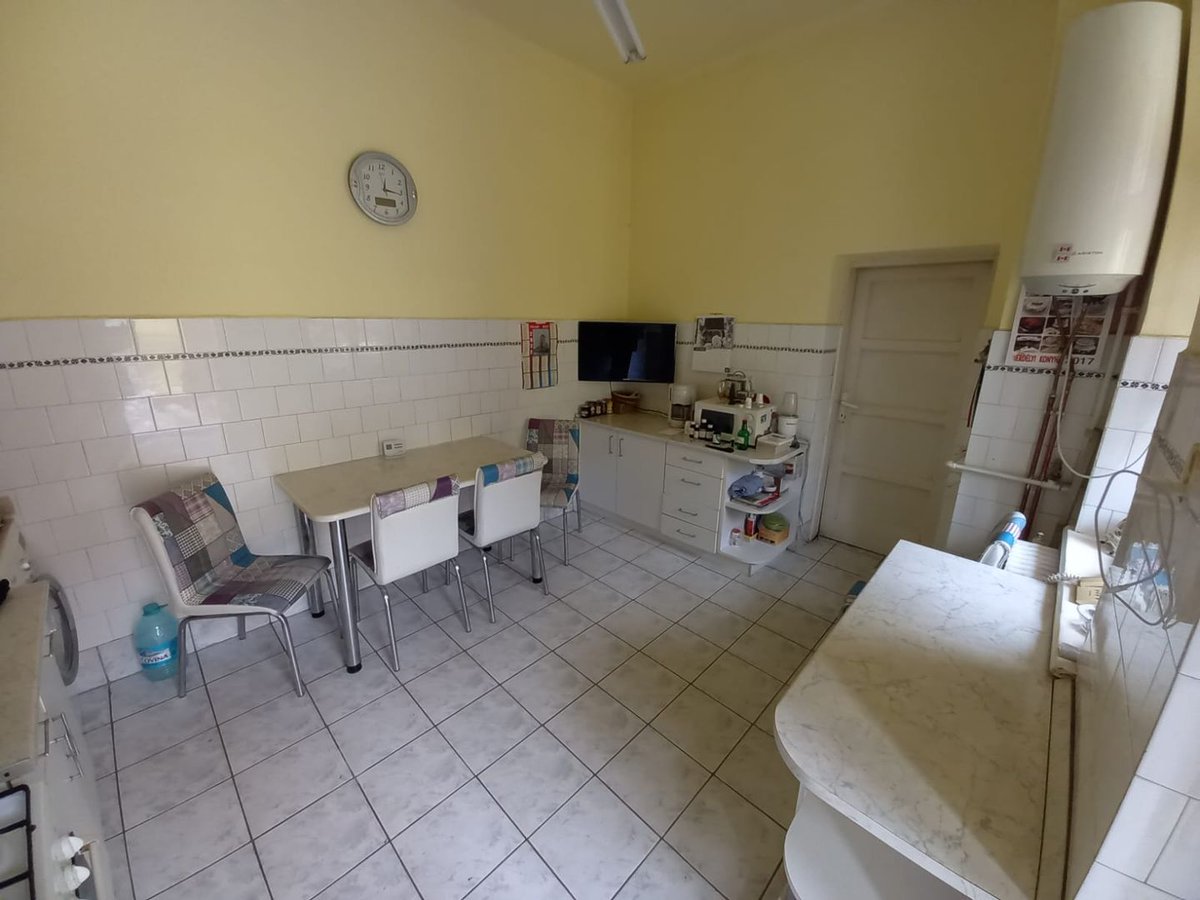 property_lab's tweet image. Bucurați-vă de viața urbană într-un apartament de 4 camere situat în centrul Aradului! Modern și luminos, este mai mult decât o locuință, e un stil de viață! Confortul și eleganța se întâlnesc cu dinamismul orașului! 🏢✨ #AradLiving #UrbanChic #LuxuryHome