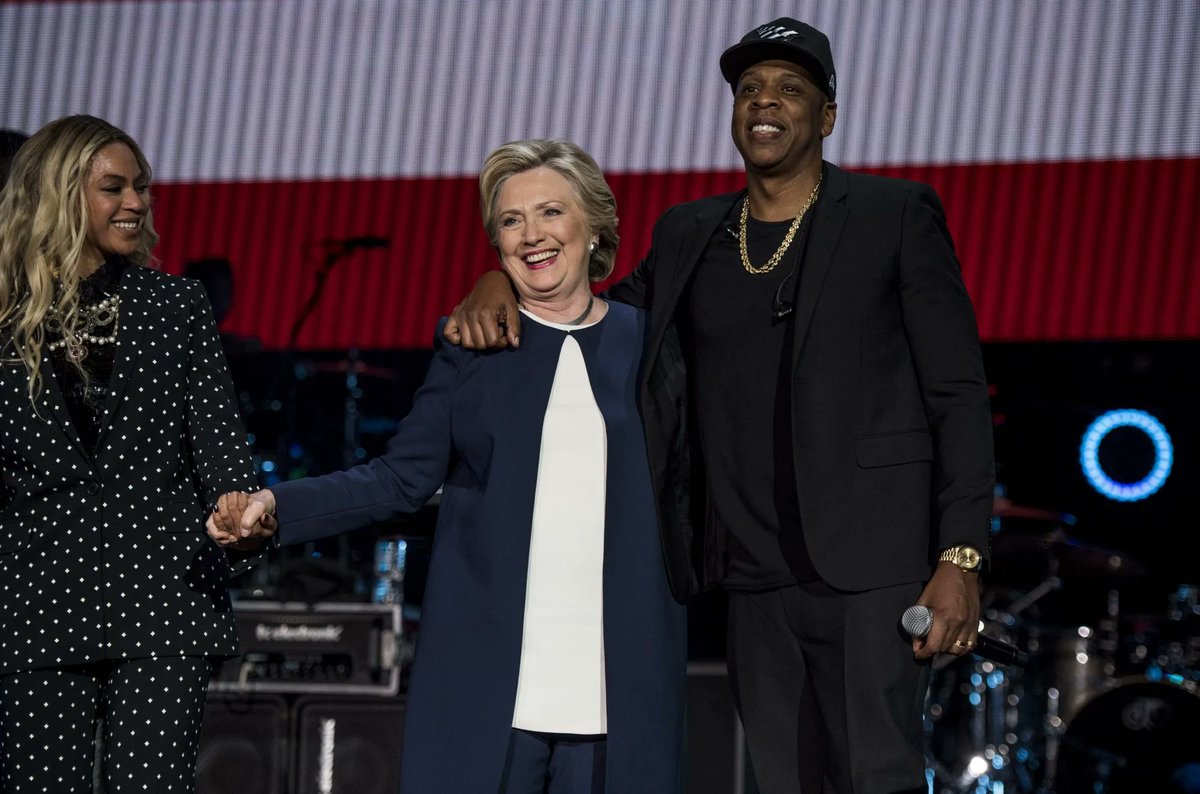 TheLightJoker tweet media