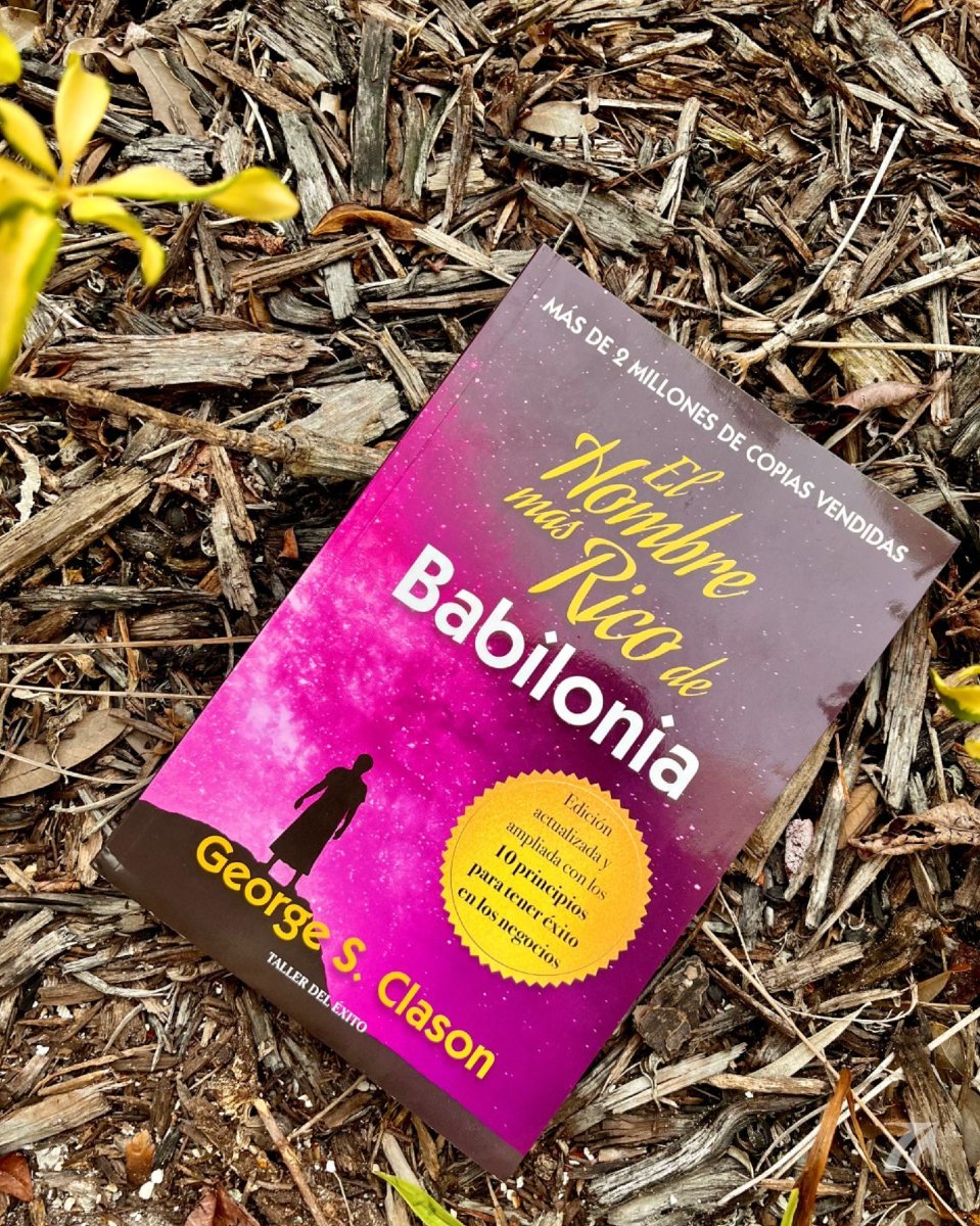 Intelecto_Col's tweet image. 📚💰Si quieres aprender sobre el #ÉxitoFinanciero “El hombre más rico de Babilonia” es para ti. Es una travesía llena de #sabiduría y aprendizajes desde el ahorro hasta la inversión.

Lo puedes conseguir en intelecto.com.co/products/el-ho…

#ColecciónExclusiva #diezminutosdelectura