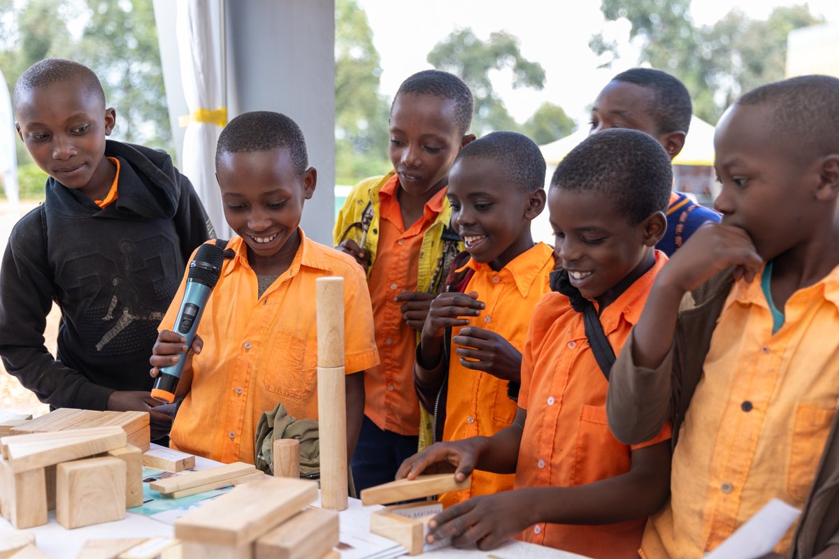 Today, on Day 2 of Rulindo Book Market, USAID_IKT facilitated impactful B2B collaborations, connecting publishers, booksellers, and retailers to strengthen partnerships and build a sustainable book distribution network, enhancing access to reading materials <a href="/EDCtweets/">edc.org</a> <a href="/Rwanda_Edu/">Ministry of Education | Rwanda</a>