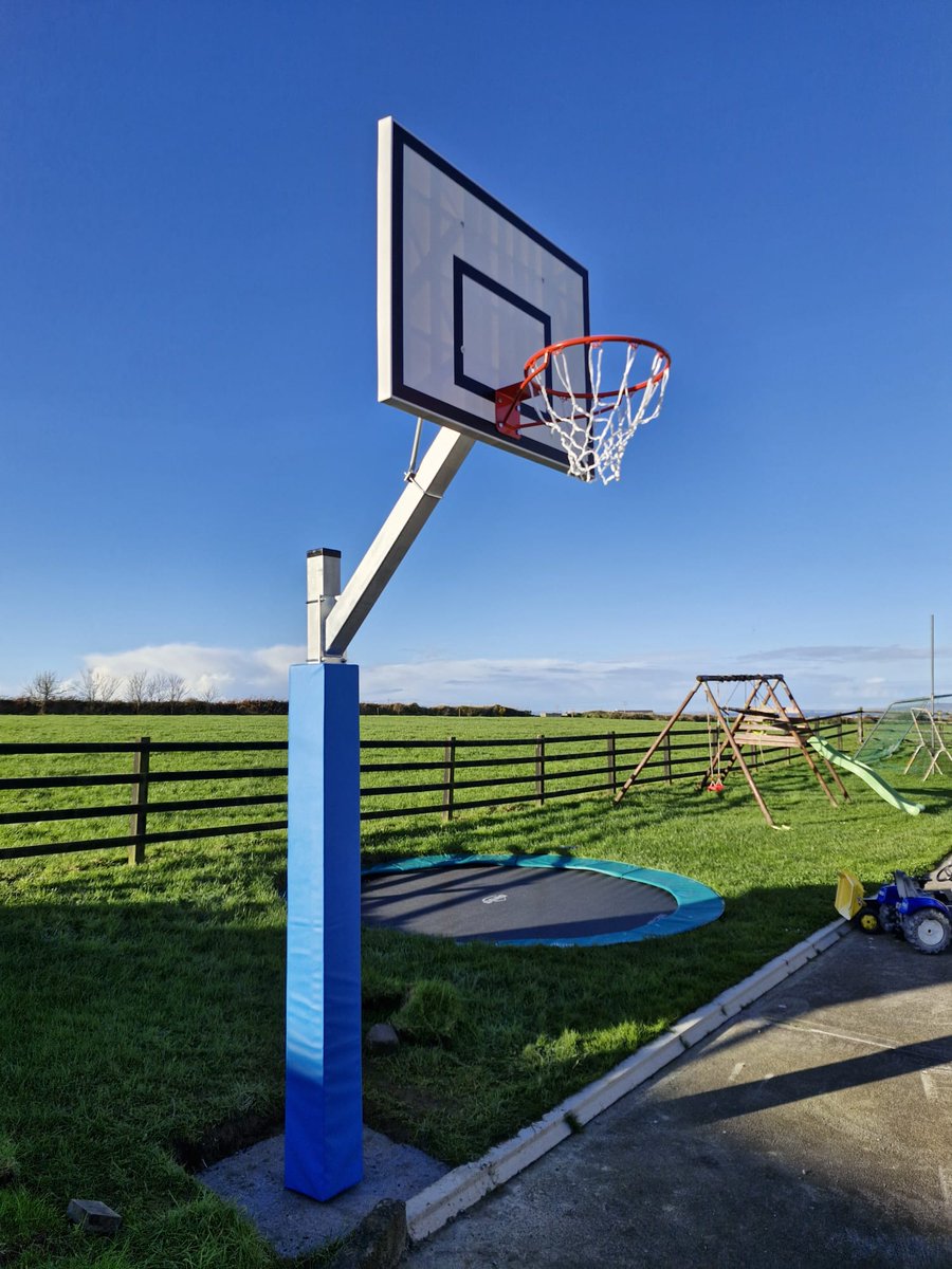 Another In ground Basketball unit installed 🏀🏀🏀 this time in Co. Kerry🏀🏀🏀
Get your hoop before Christmas and get FREE padding around it!!!
Visit shop.omwsupplies.ie or email omwsupplies@gmail.com for details!!!
#omwsupplies #basketball #bball #bballirl